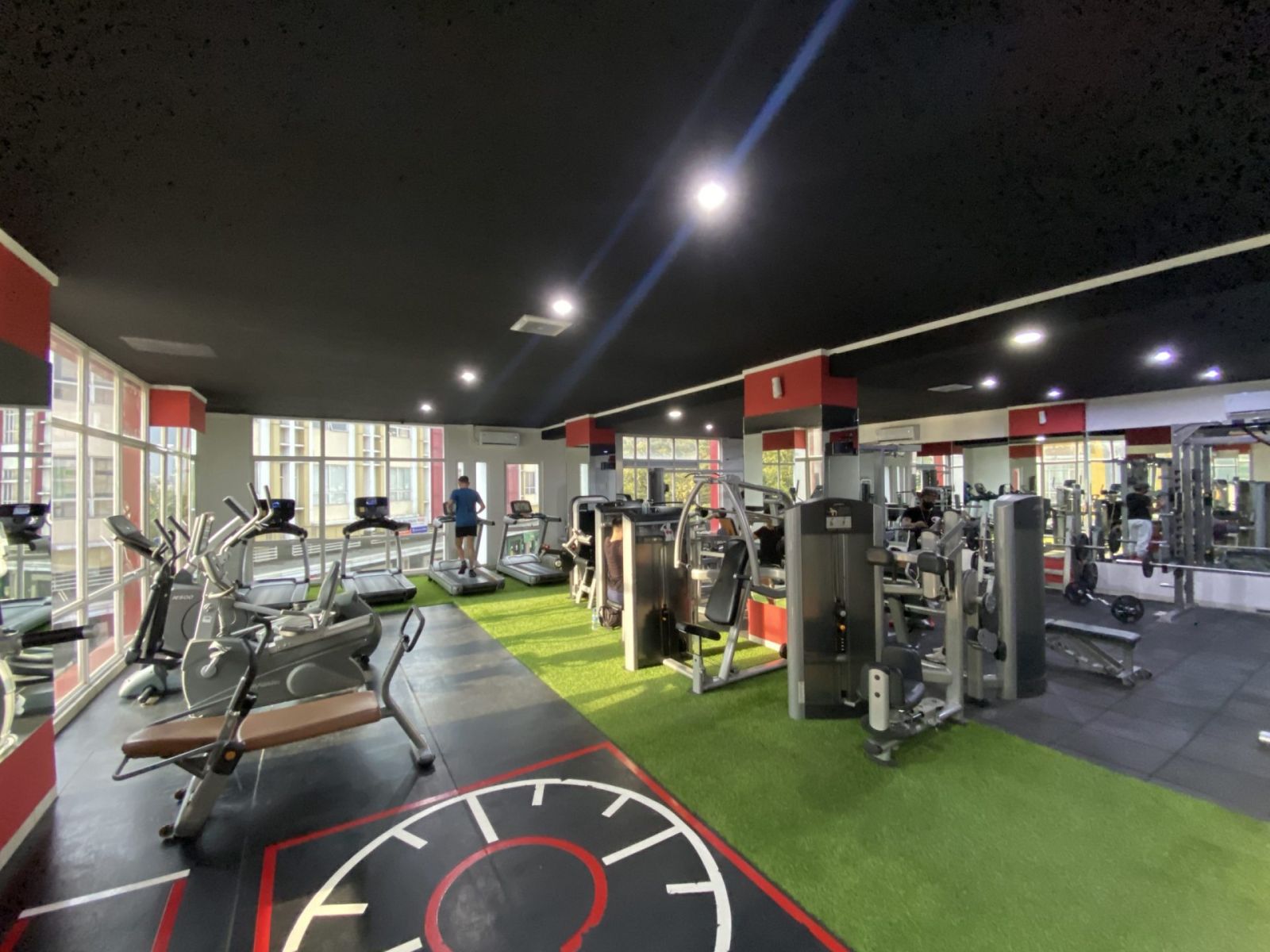 Spartan Gym: Gaya Hidup Sehat di Tengah Kehidupan Kota Cilacap